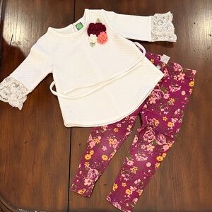 White Floral Appliqué Top & Plum Floral Leggings Set
